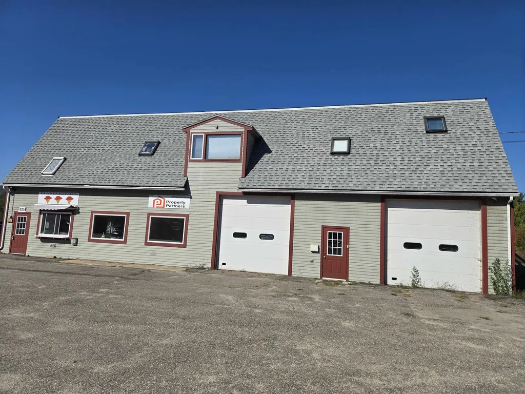 1195 Whittier Highway Moultonborough NH 03254