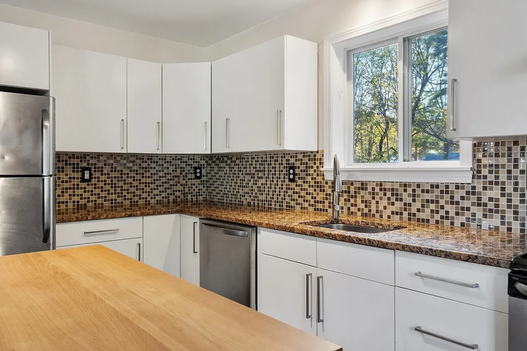 4 Morris Street Peterborough NH 03458