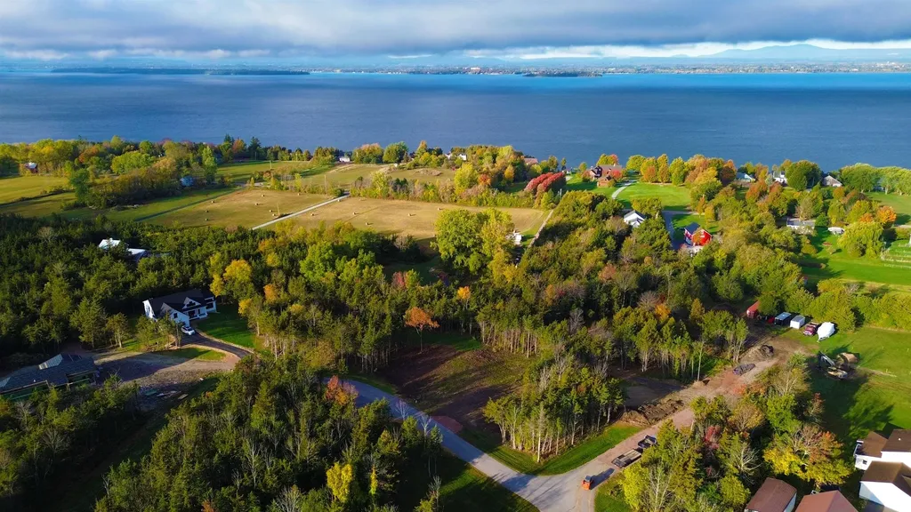 92 Lindsey's Lane South Hero VT 05486