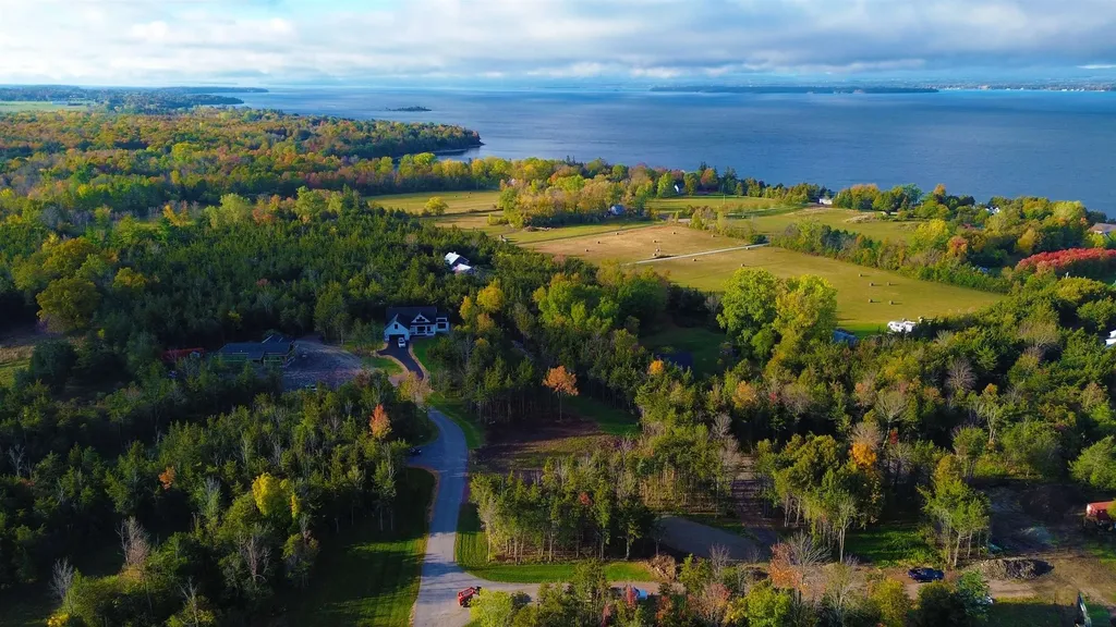 92 Lindsey's Lane South Hero VT 05486