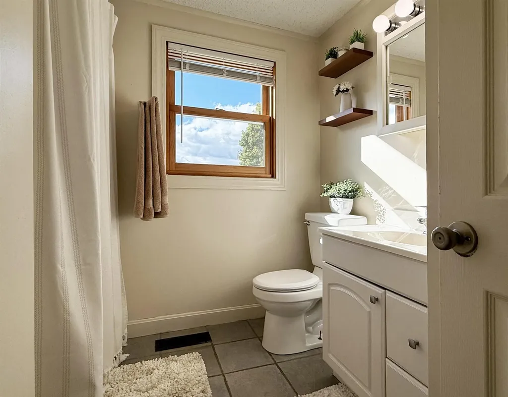 501 Quaker Street Ferrisburgh VT 05473