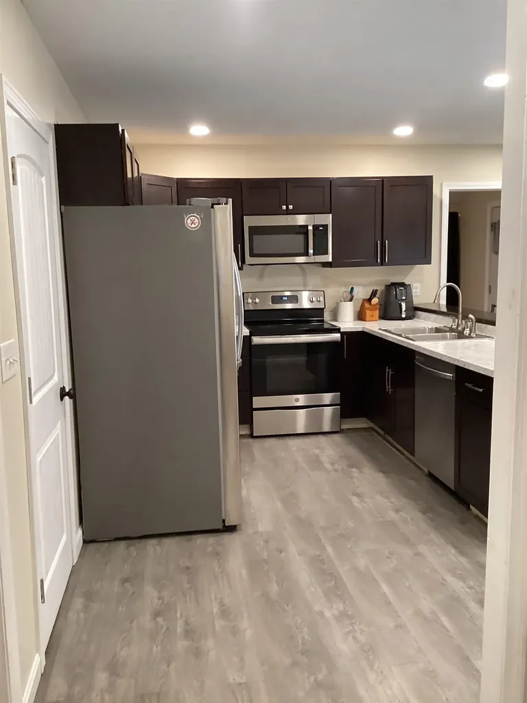 14 Foster Keene NH 03431