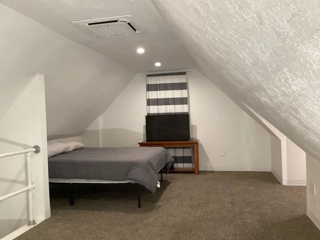 14 Foster Keene NH 03431