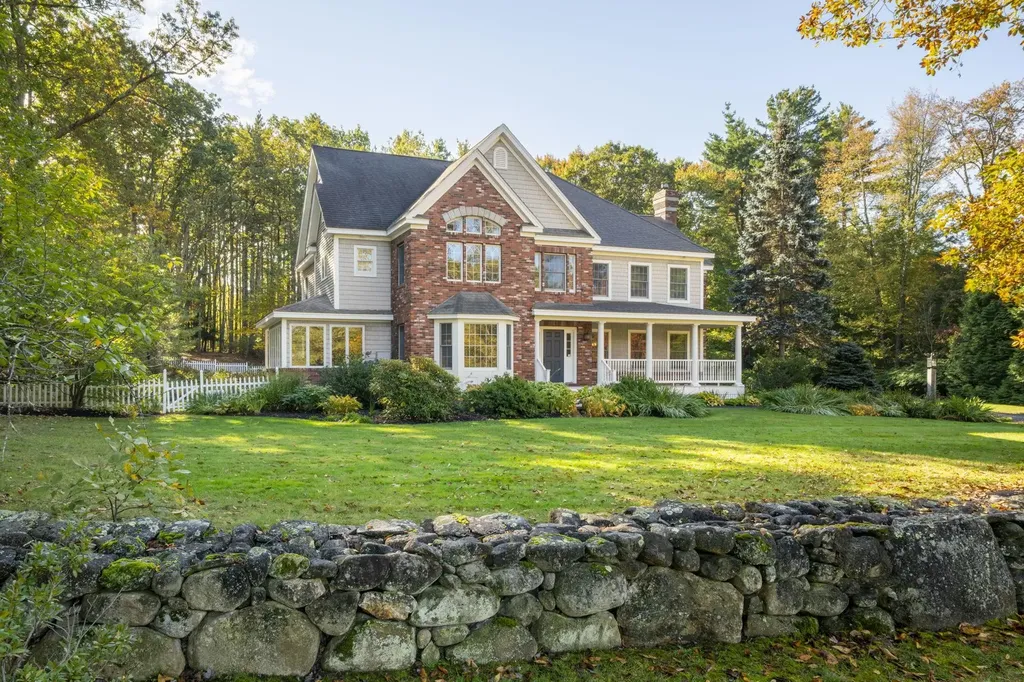 17 Welch Road Londonderry NH 03053