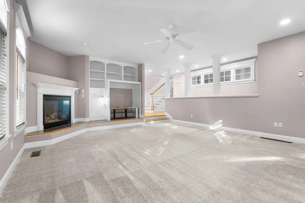 17 Welch Road Londonderry NH 03053