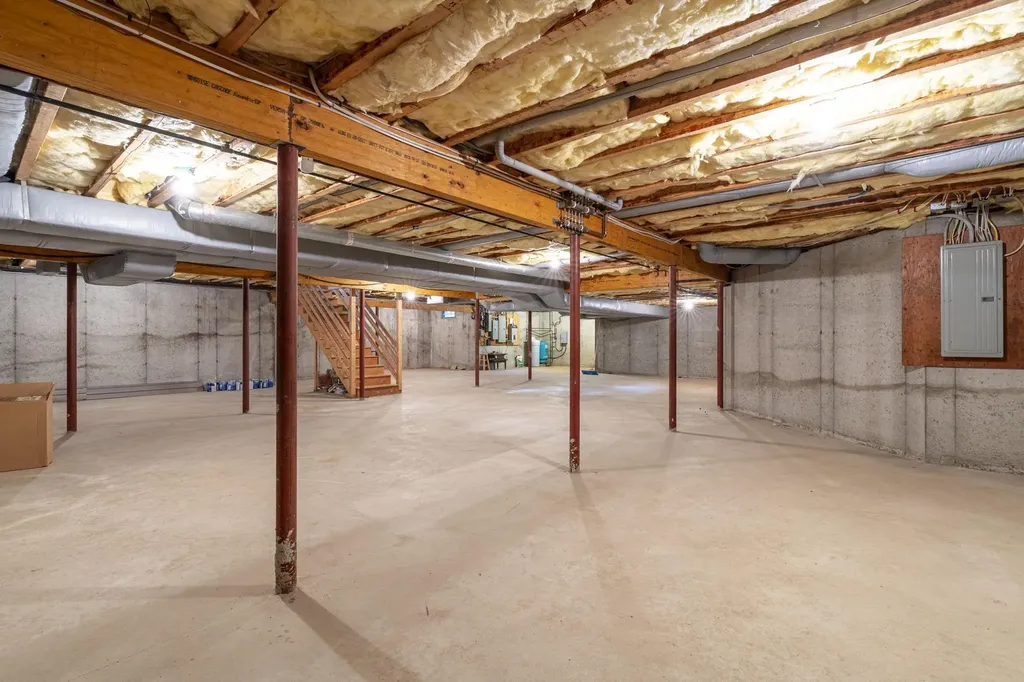 17 Welch Road Londonderry NH 03053