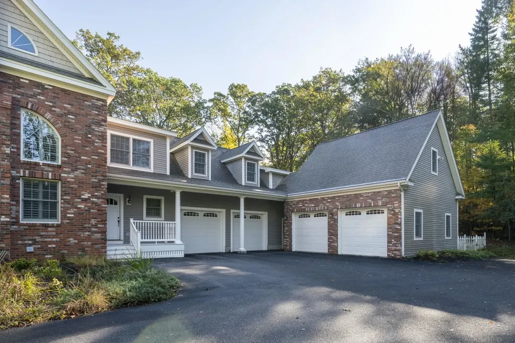 17 Welch Road Londonderry NH 03053