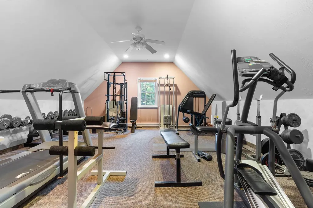 17 Welch Road Londonderry NH 03053