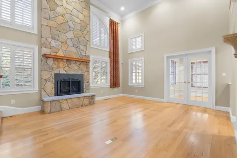 17 Welch Road Londonderry NH 03053