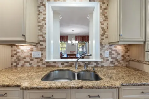 17 Welch Road Londonderry NH 03053