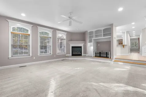 17 Welch Road Londonderry NH 03053