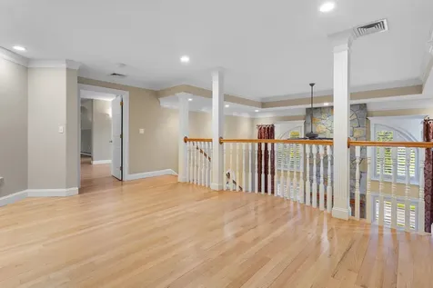 17 Welch Road Londonderry NH 03053