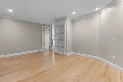 17 Welch Road Londonderry NH 03053