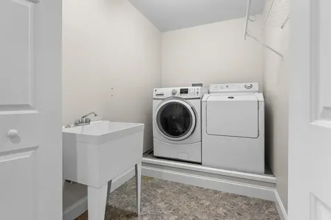 17 Welch Road Londonderry NH 03053