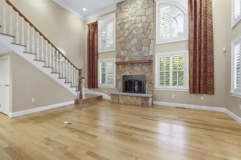 17 Welch Road Londonderry NH 03053