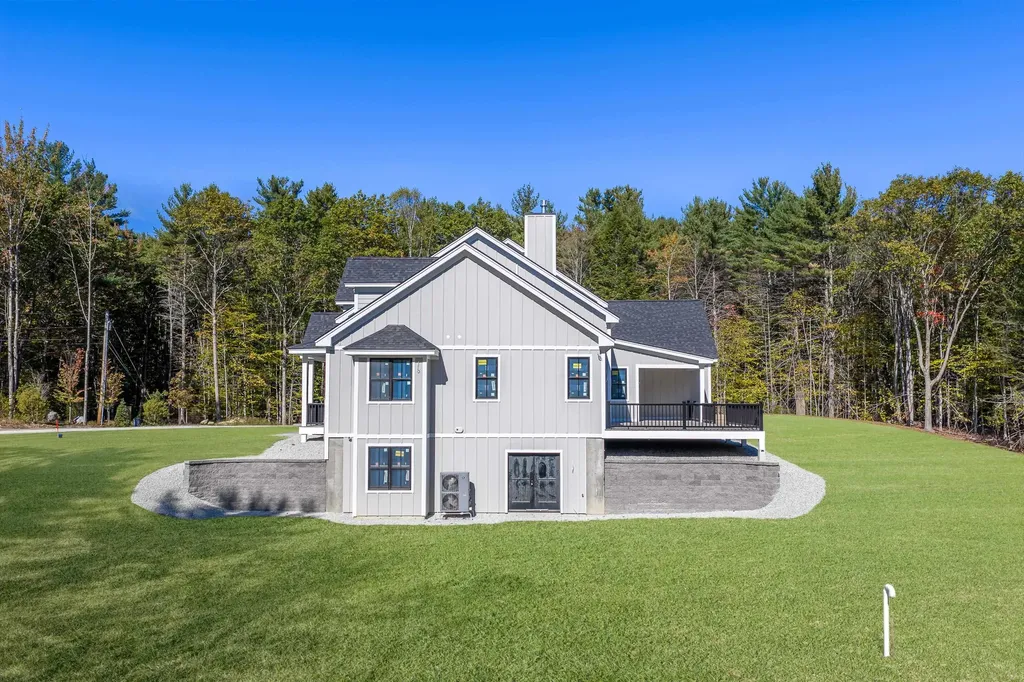 39 Lake Country Road Meredith NH 03253