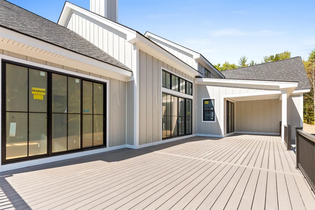 39 Lake Country Road Meredith NH 03253