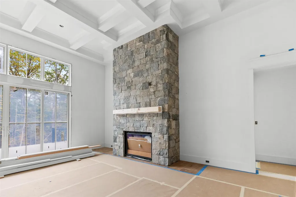 39 Lake Country Road Meredith NH 03253