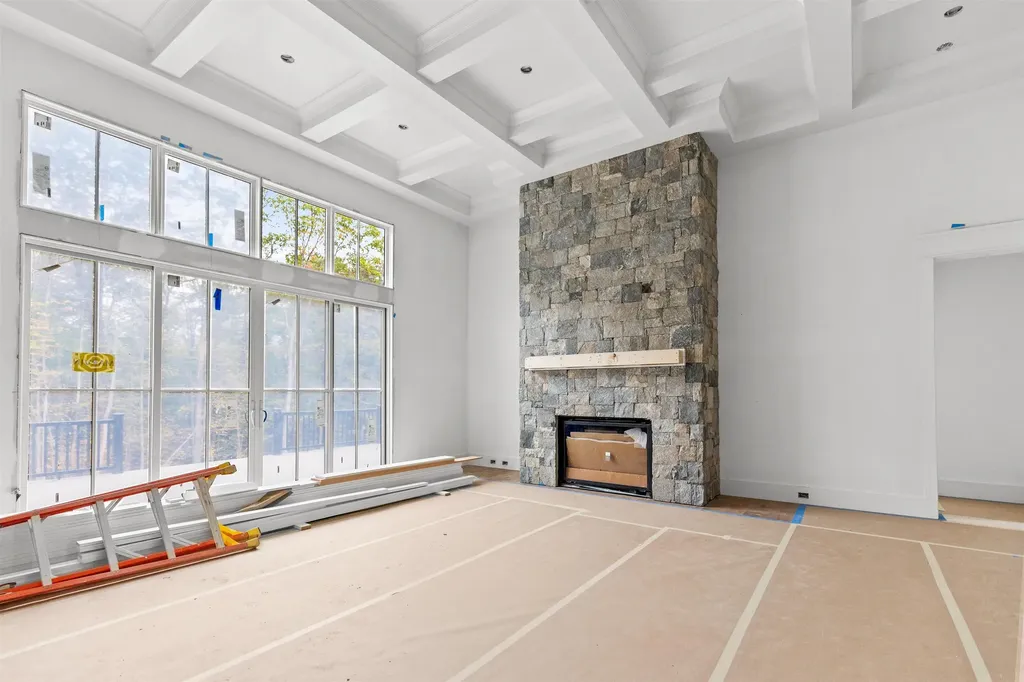 39 Lake Country Road Meredith NH 03253