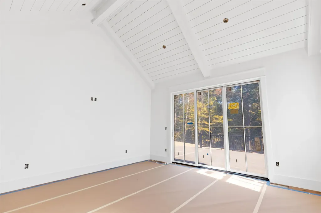 39 Lake Country Road Meredith NH 03253