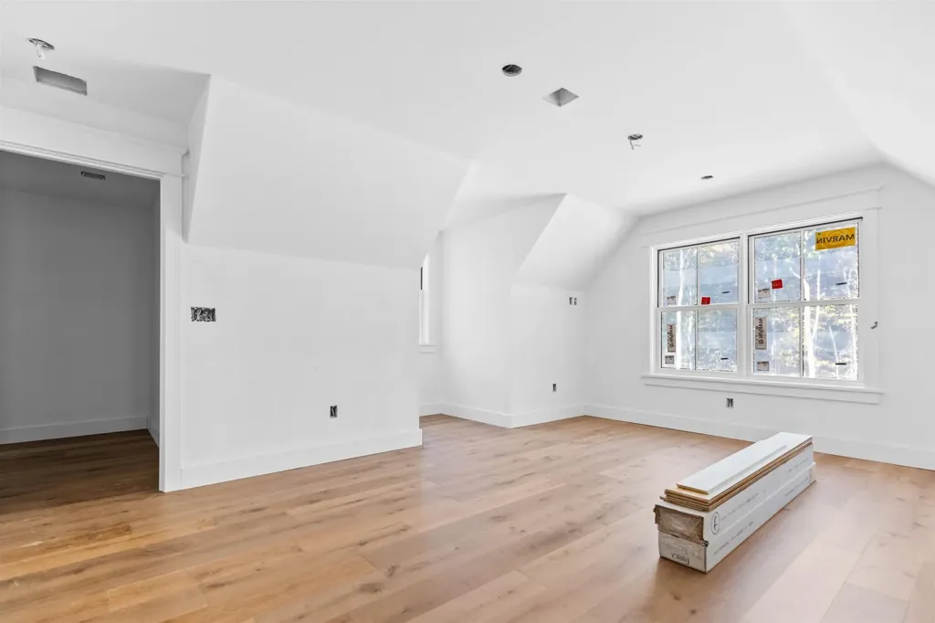 39 Lake Country Road Meredith NH 03253