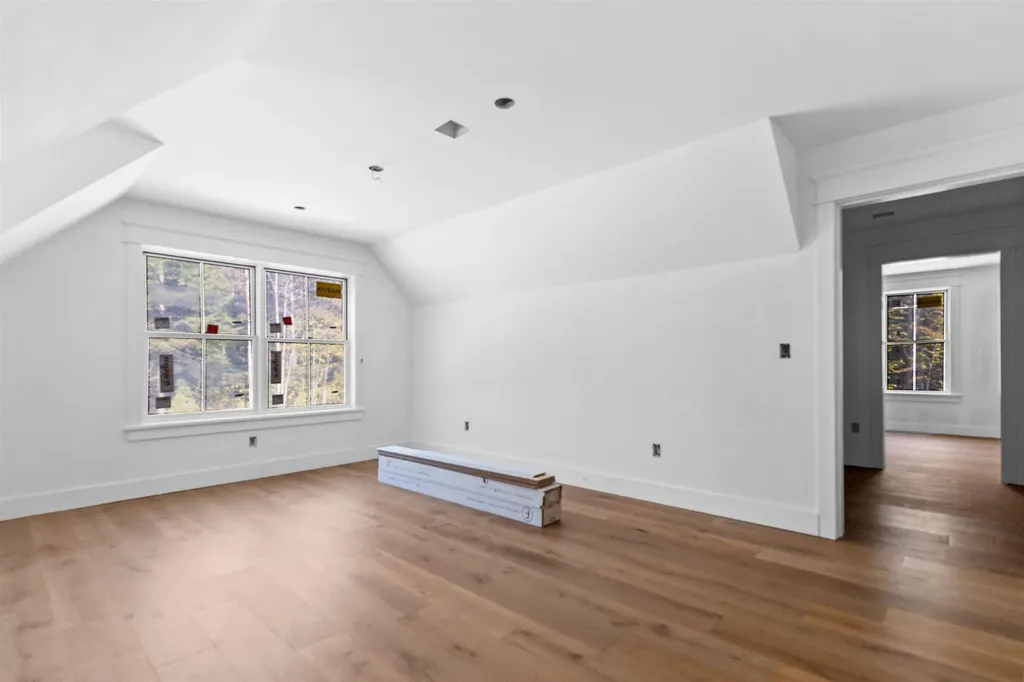 39 Lake Country Road Meredith NH 03253