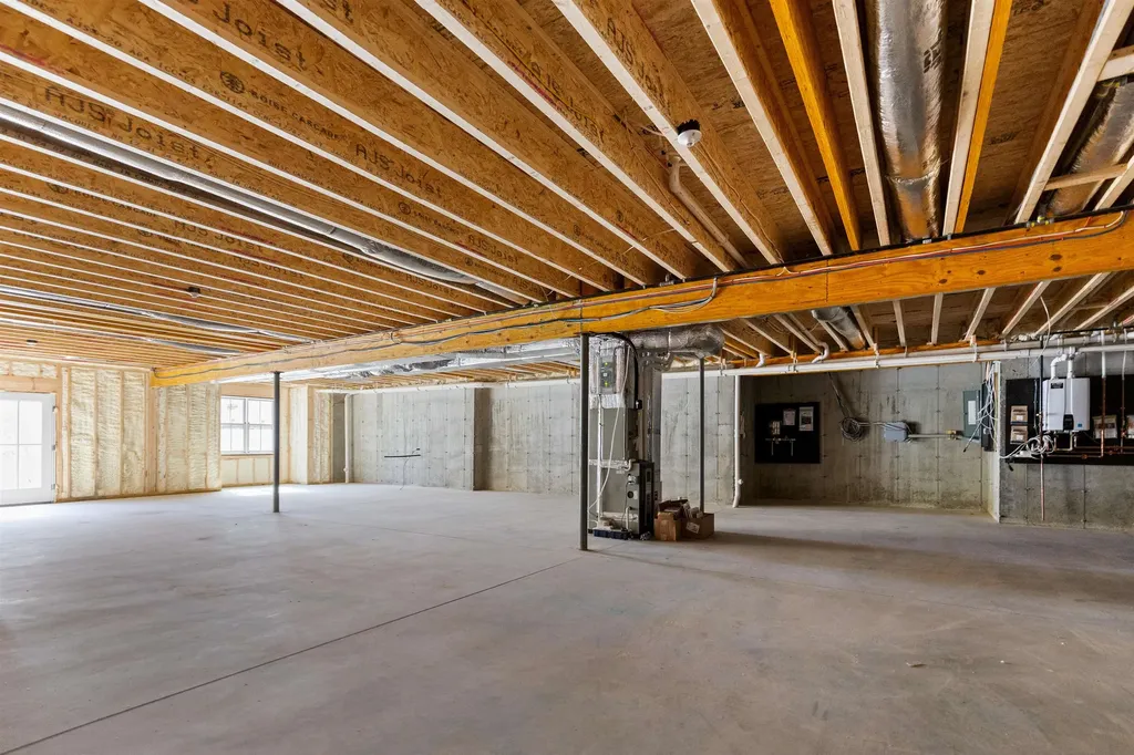 39 Lake Country Road Meredith NH 03253