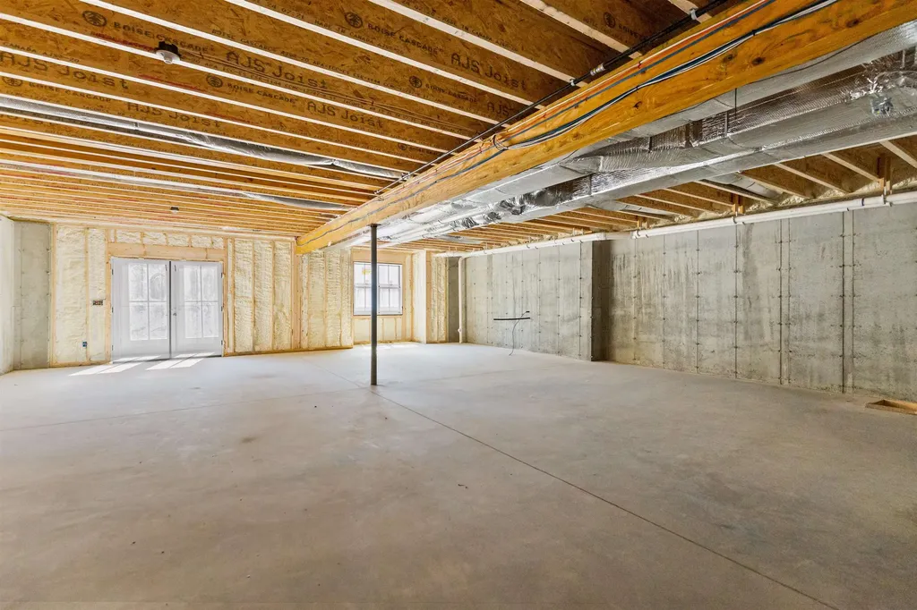 39 Lake Country Road Meredith NH 03253