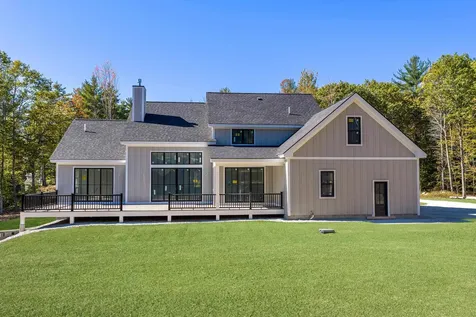 39 Lake Country Road Meredith NH 03253