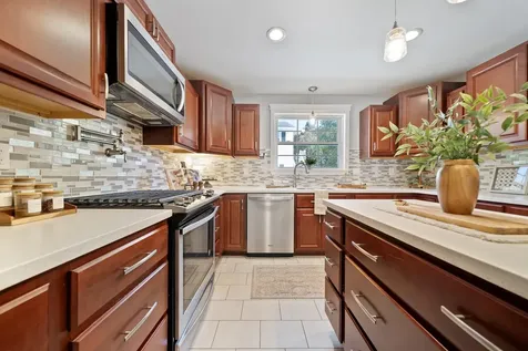 469 Cilley Road Manchester NH 03103