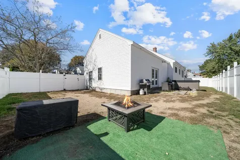 469 Cilley Road Manchester NH 03103