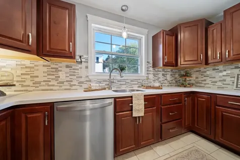 469 Cilley Road Manchester NH 03103