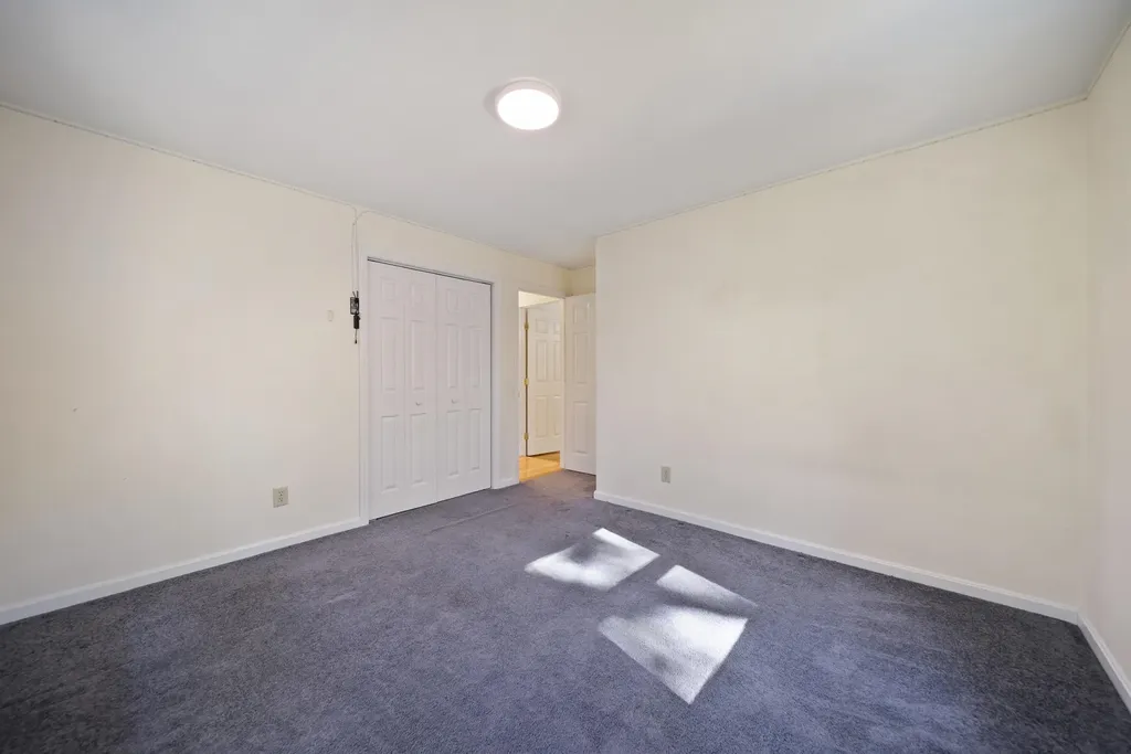 328 E Dunbarton Road Goffstown NH 03045