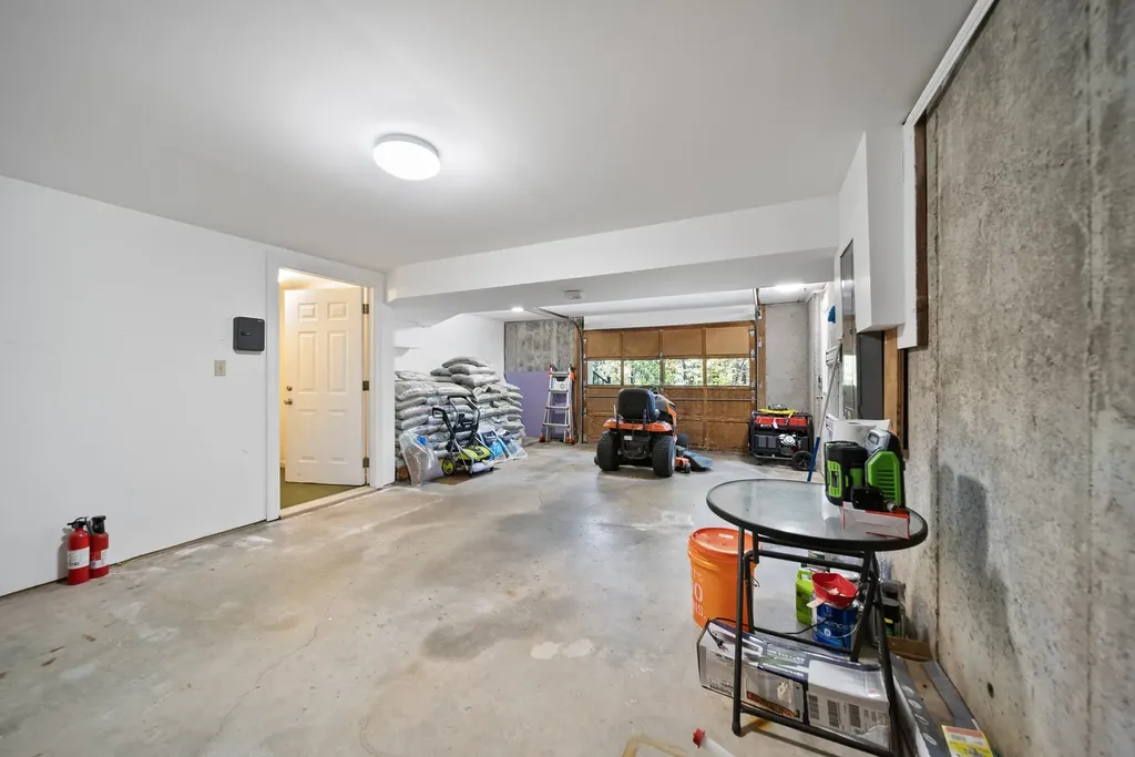 328 E Dunbarton Road Goffstown NH 03045