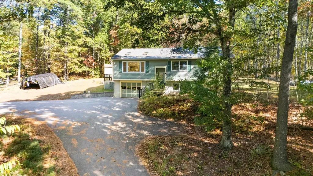 328 E Dunbarton Road Goffstown NH 03045