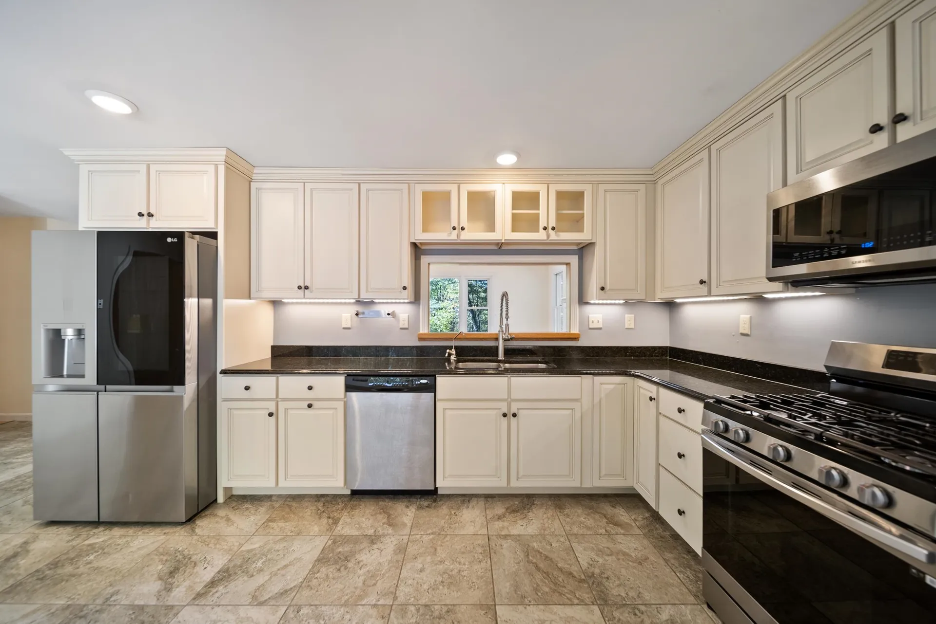 328 E Dunbarton Road Goffstown NH 03045