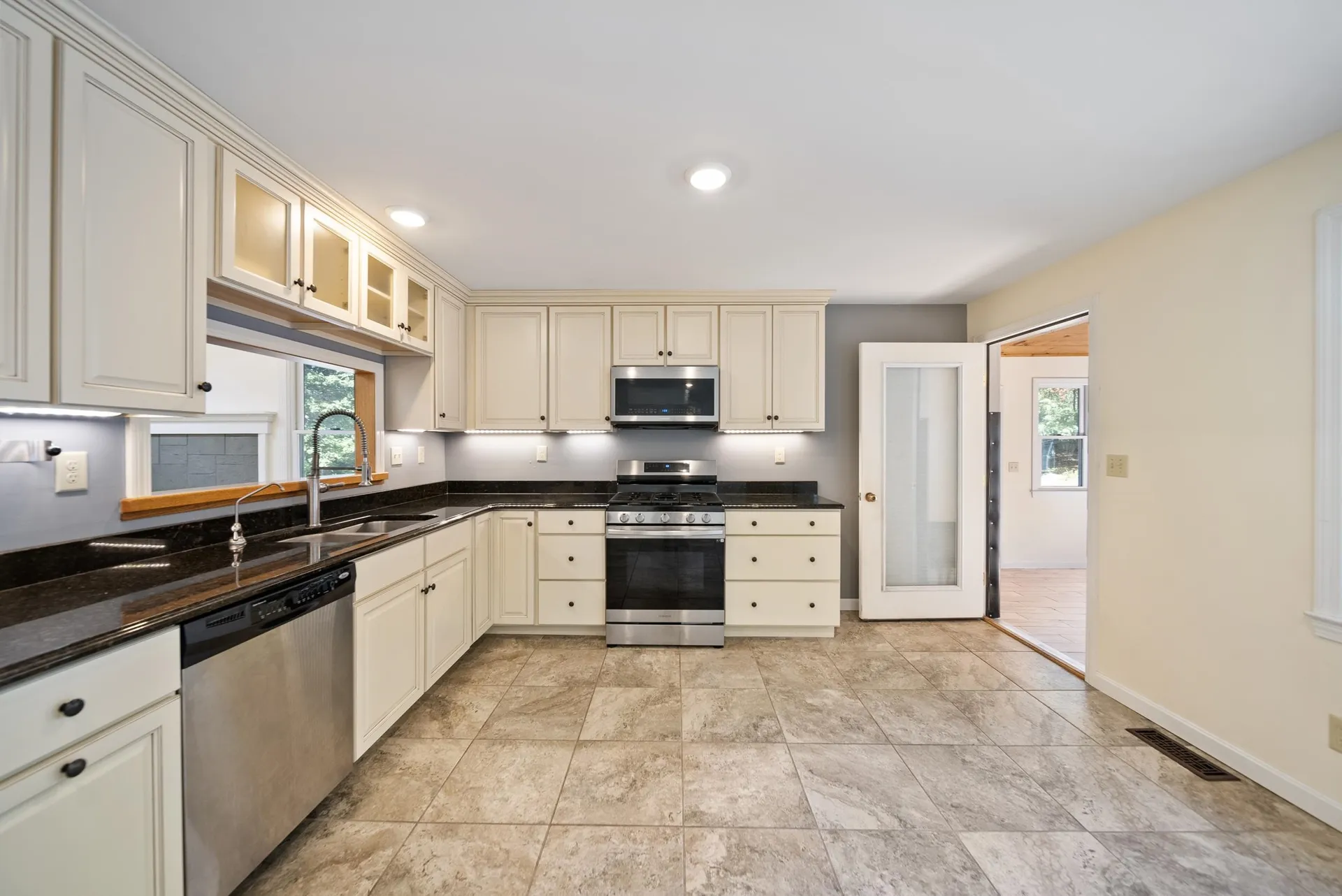 328 E Dunbarton Road Goffstown NH 03045