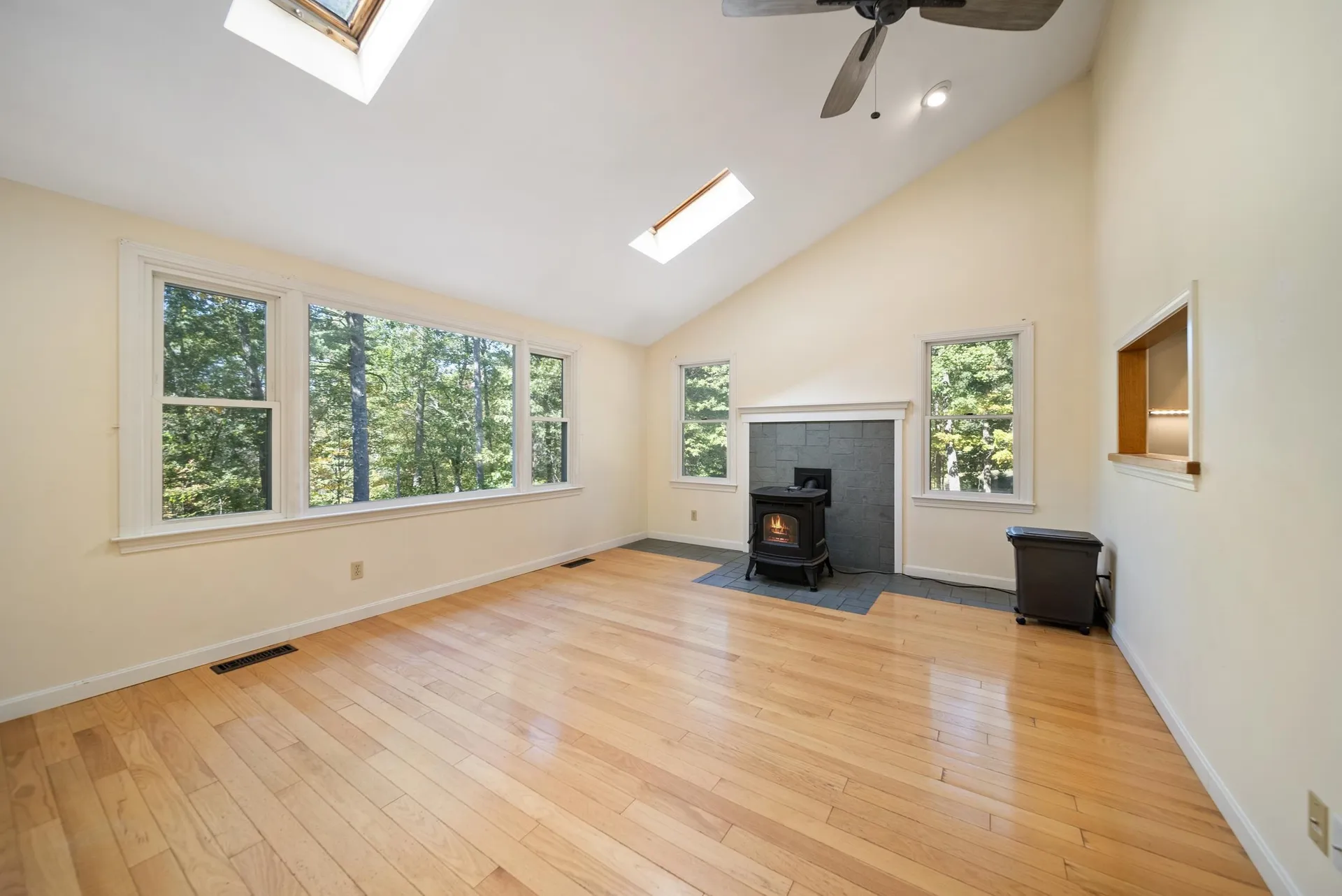 328 E Dunbarton Road Goffstown NH 03045