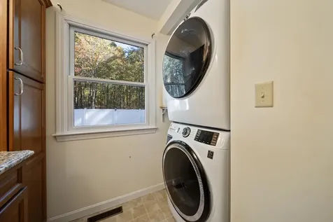 328 E Dunbarton Road Goffstown NH 03045