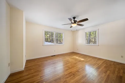 328 E Dunbarton Road Goffstown NH 03045