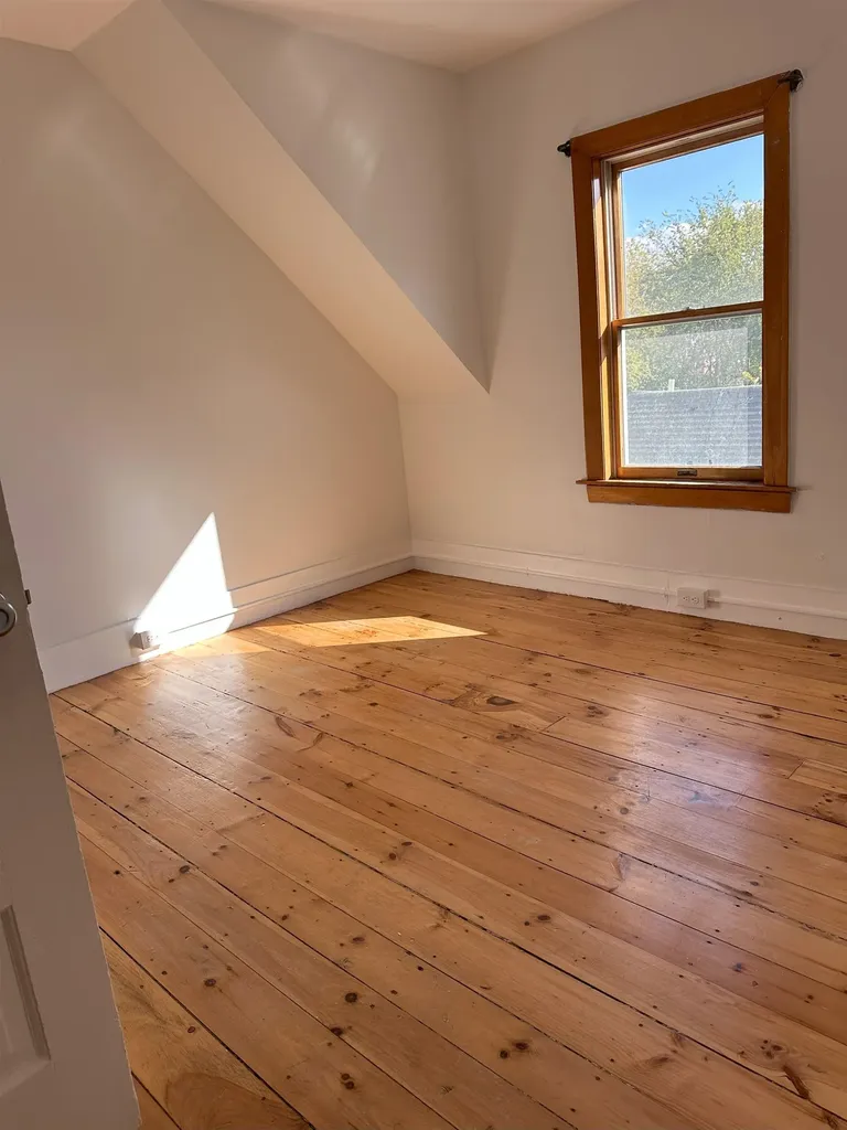 381 Thornton Street Manchester NH 03102