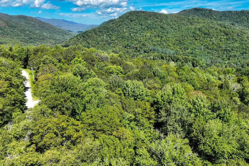 1-61 Hawk Spur Road Plymouth VT 05056