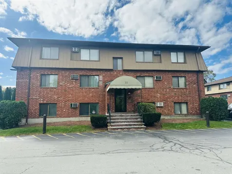 35 Log Street Manchester NH 03102