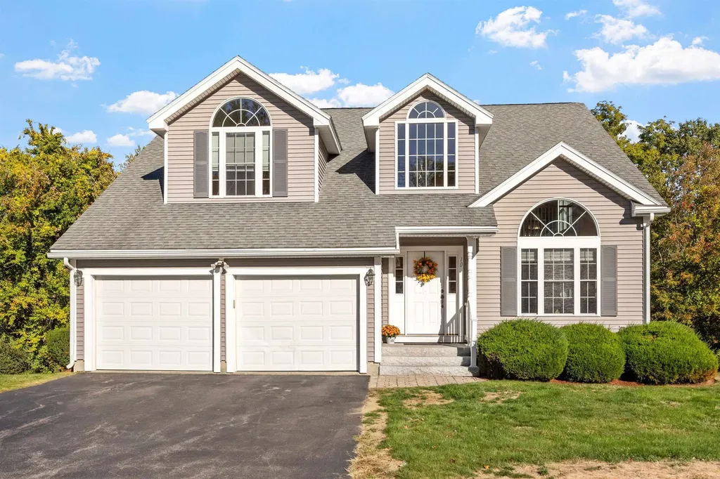 10 Sutherland Way Nashua NH 03062