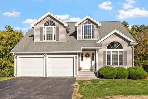 10 Sutherland Way Nashua NH 03062