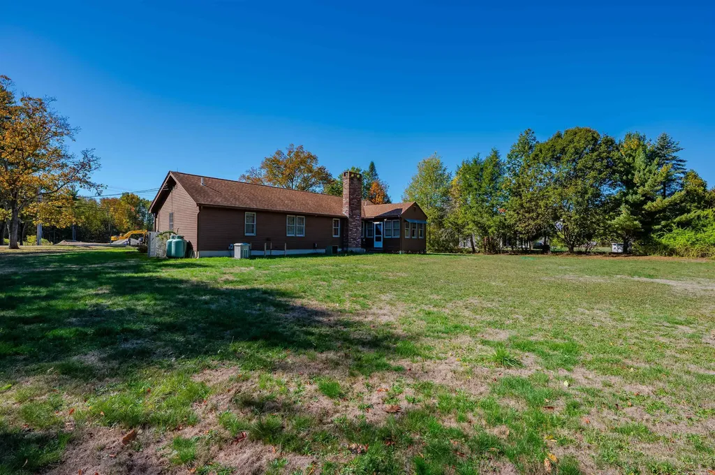 115 Winnicutt Road Stratham NH 03885