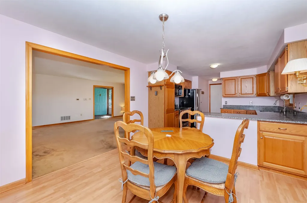 115 Winnicutt Road Stratham NH 03885