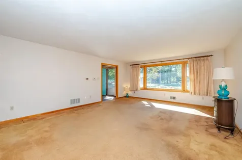 115 Winnicutt Road Stratham NH 03885