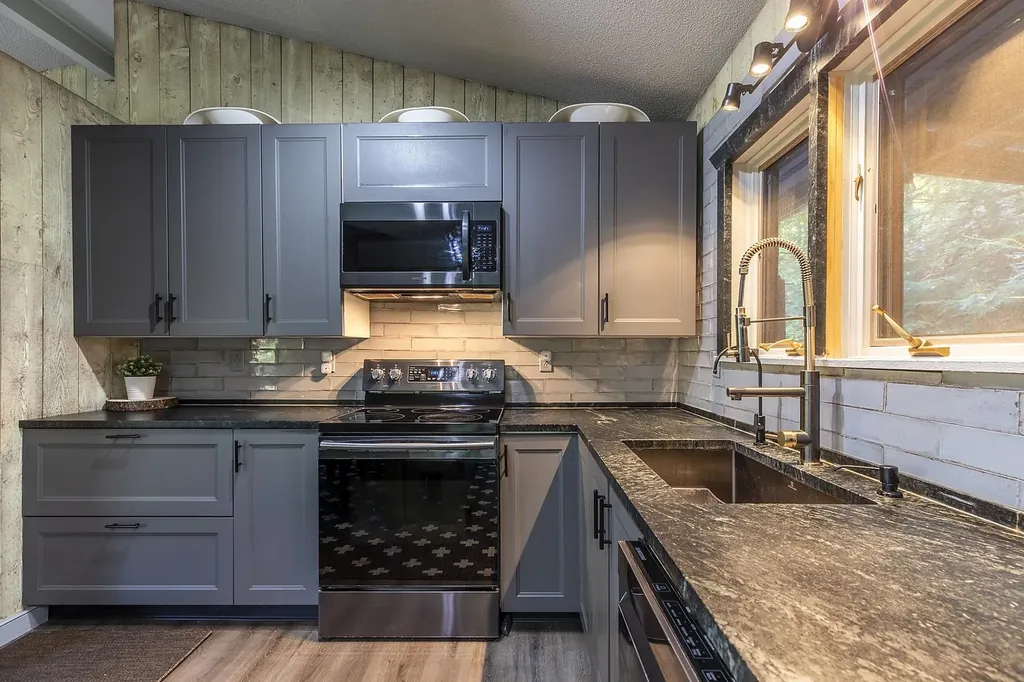 115 Nottingham Park Manchester VT 05255