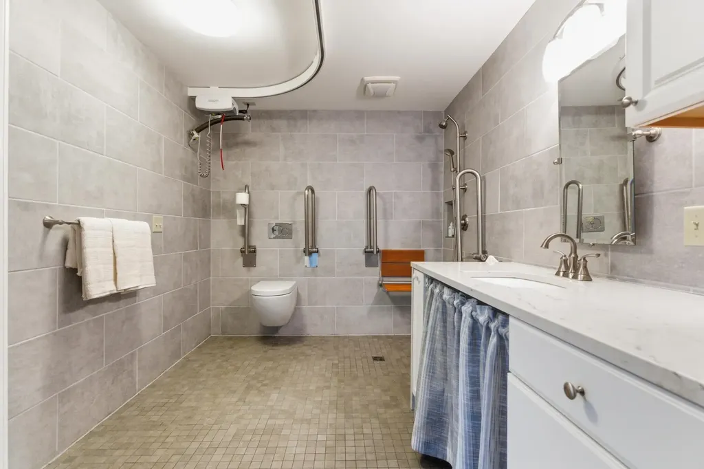 1465 Hooksett Road Hooksett NH 03106